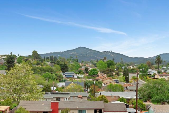 1643 Raecorte Place, Escondido CA: https://media.crmls.org/mediaz/f2c8df80-432f-46f0-9403-ad1ecc992f23.jpg