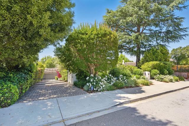 540 Parrott Drive, San Mateo CA: https://media.crmls.org/mediaz/f2c9147d-0017-43d0-96ab-50926fba4205.jpg