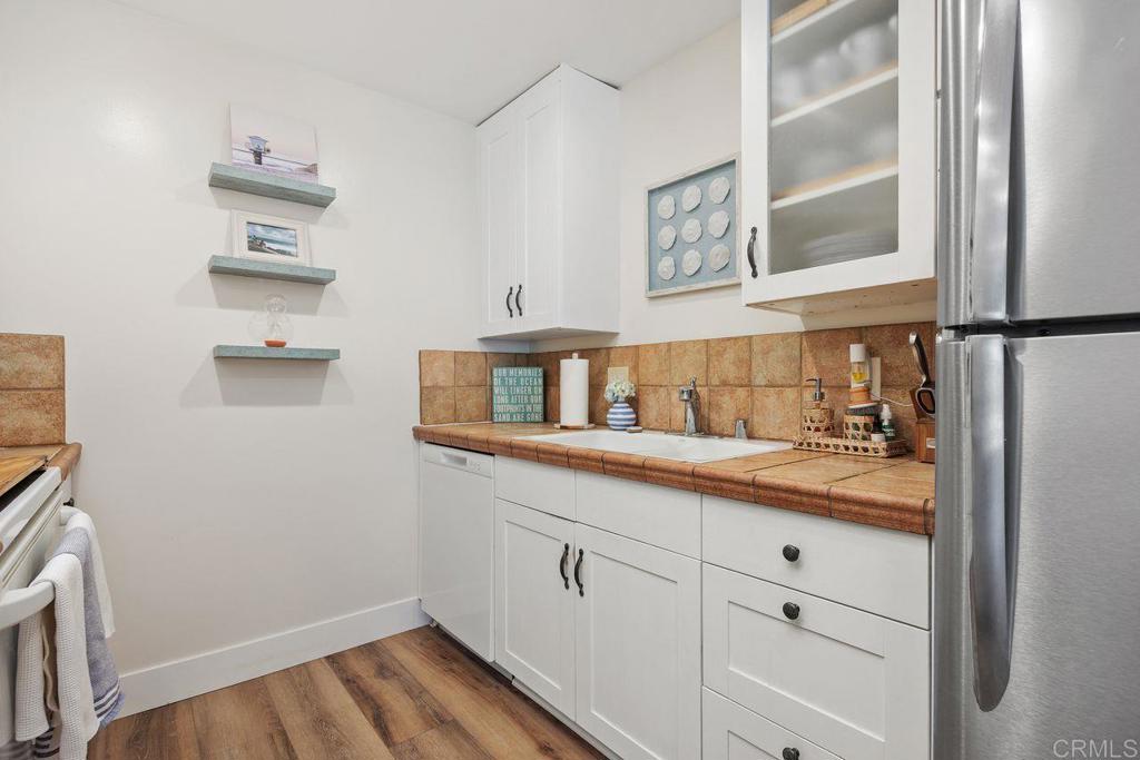 405 Requeza Street - photo 10