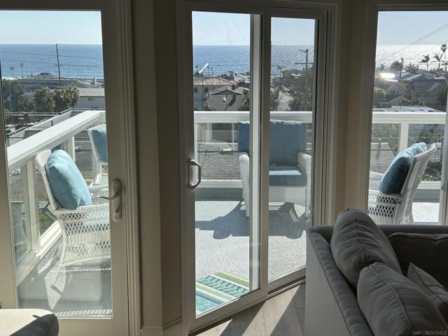 2510 MONTGOMERY AVE, Cardiff by the Sea CA: https://media.crmls.org/mediaz/f2ca177c-6569-4d00-b4fb-210ae6d5977b.jpg