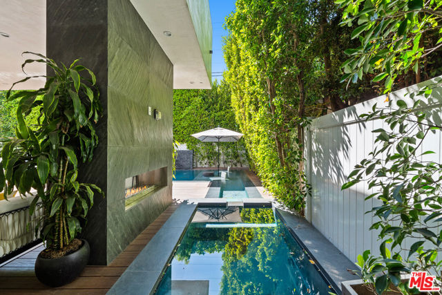 849 N Spaulding Avenue, Los Angeles CA: https://media.crmls.org/mediaz/f2ca31f7-f4d5-4e85-9ff7-a866bd797445.jpg