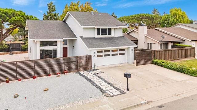 578 Seahorse Lane, Redwood City CA: https://media.crmls.org/mediaz/f2ca5573-42a9-4ab8-9171-292729b10ea8.jpg