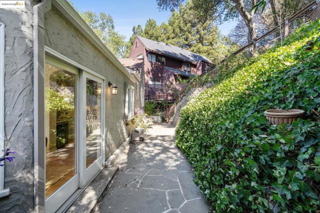 Image 30 of 37 For 1633 Trestle Glen Rd