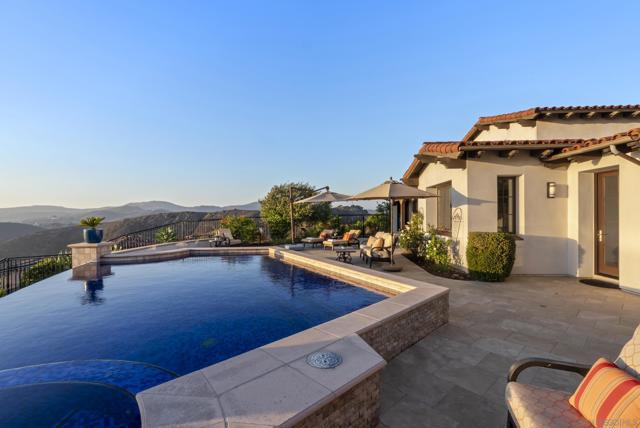 7778 Camino Sin Puente, Rancho Santa Fe CA: https://media.crmls.org/mediaz/f2cc25f0-2a2d-4dcd-b13e-55e0a2811983.jpg