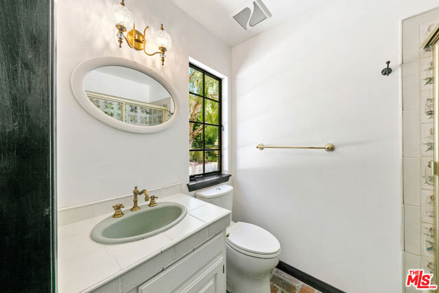 29528 Harvester Road, Malibu CA: https://media.crmls.org/mediaz/f2cc3ecf-8981-4f9c-b366-59fe65e16cda.jpg