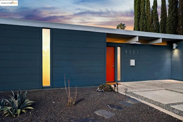 4003 Santa Fe CT, Concord CA: https://media.crmls.org/mediaz/f2cd63b4-b953-460e-a756-0400afe5670c.jpg
