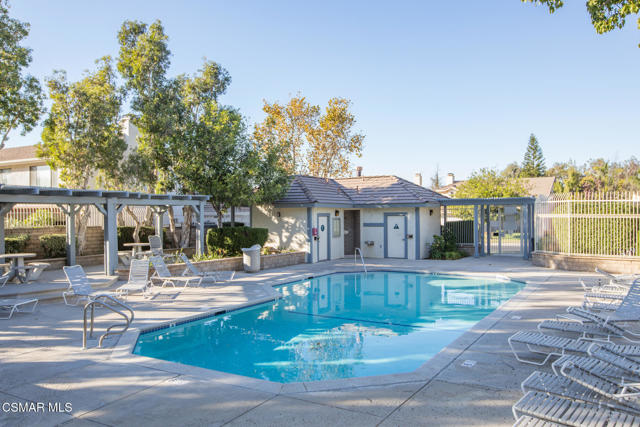 13100 View Mesa Street, Moorpark CA: https://media.crmls.org/mediaz/f2cdab07-3bd6-464a-bbc0-888f632da1ea.jpg