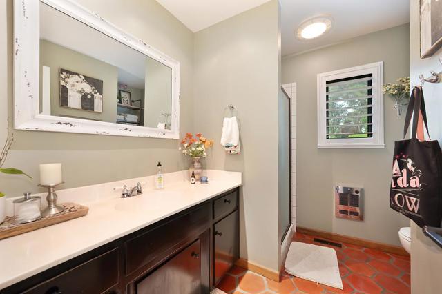 2640 Gayle Lane, Auburn CA: https://media.crmls.org/mediaz/f2cde042-fa80-4f03-9193-4e4ffe4a3742.jpg