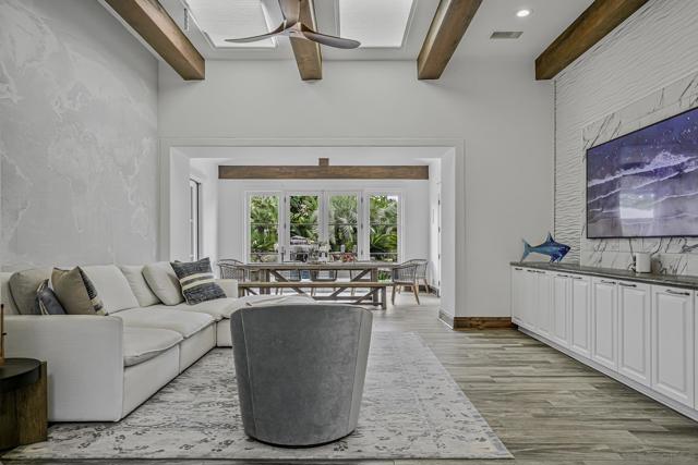 15823 The River Trail, Rancho Santa Fe CA: https://media.crmls.org/mediaz/f2cde11f-fb5d-402b-a756-a29a967cb0b1.jpg