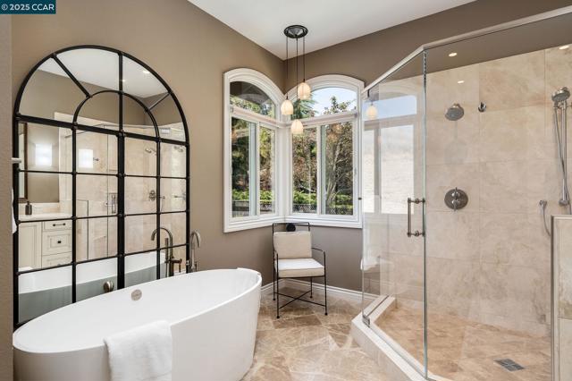 129 Alta Vista Way, Danville CA: https://media.crmls.org/mediaz/f2ce27f1-7f9d-487c-8843-329869c7f0c7.jpg