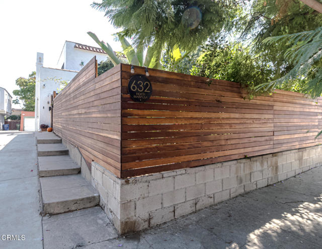 632 Mariposa Avenue, Los Angeles CA: https://media.crmls.org/mediaz/f2ce2f5e-3b3d-4096-947f-23a29b051c59.jpg