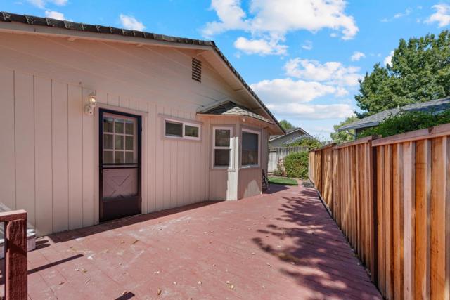 471 Marks Drive, Hollister CA: https://media.crmls.org/mediaz/f2ce4db6-8780-45a2-8774-062c3a1fd187.jpg