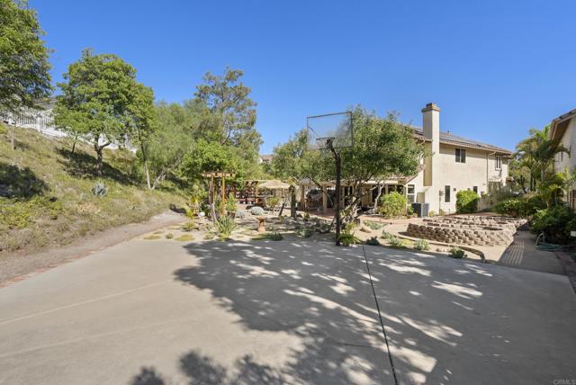 Detail Gallery Image 37 of 47 For 4989 Corte Playa Encino, San Diego,  CA 92124 - 4 Beds | 2/1 Baths