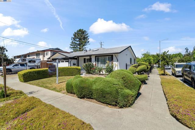 4189 Ogden Dr, Fremont CA: https://media.crmls.org/mediaz/f2ceaa70-0c1c-4d1c-87c6-fe35ca77bcb4.jpg