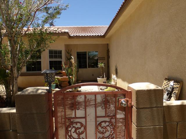 13569 Caliente Drive, Desert Hot Springs CA: https://media.crmls.org/mediaz/f2cf0874-baaf-484d-9904-9c04c7392970.jpg