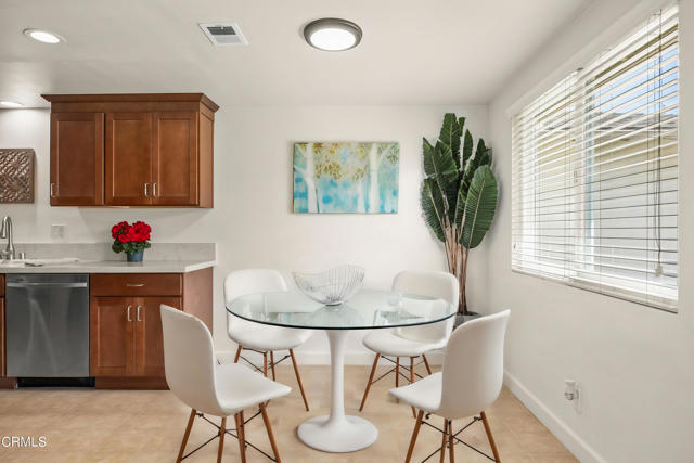 Image 8 of 57 For 9417 Petit Court