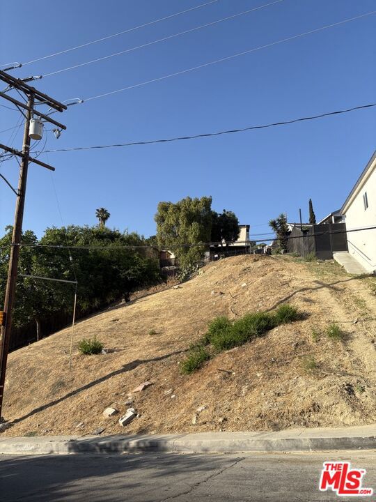 3909 Dobinson Street, Los Angeles CA: https://media.crmls.org/mediaz/f2cfe2fe-d1b1-487f-80f8-e5335b3d8e93.jpg