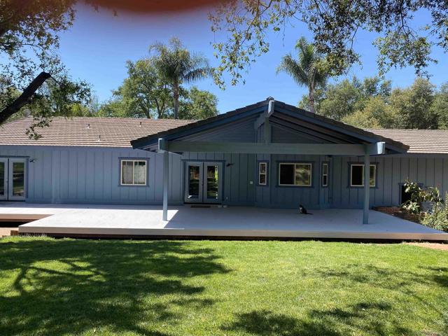15847 Mac Tan Ln, Valley Center CA: https://media.crmls.org/mediaz/f2d17fda-bc00-4fc8-91cd-384627139235.jpg