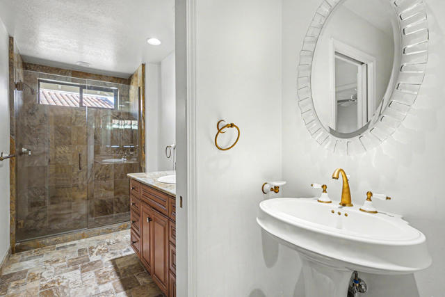 239 Santa Barbara Circle, Palm Desert, CA 92260