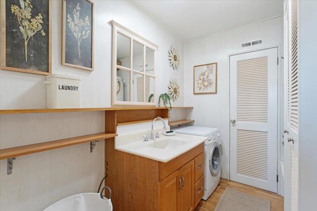 172 W Phillips Road, Watsonville CA: https://media.crmls.org/mediaz/f2d25f97-fac5-4529-8064-7577e200e217.jpg