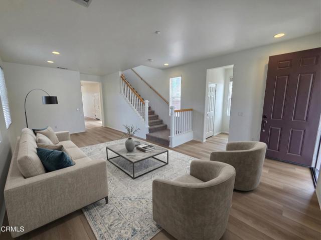 Detail Gallery Image 2 of 36 For 686 Morado Pl, Oxnard,  CA 93030 - 3 Beds | 2/1 Baths