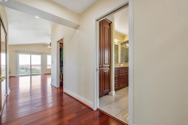 41794 Vargas Rd, Fremont CA: https://media.crmls.org/mediaz/f2d2e5d7-a664-4e76-92ae-a6b6c86eea62.jpg