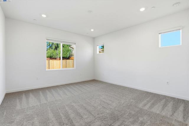 335 Astilbe Street, Discovery Bay CA: https://media.crmls.org/mediaz/f2d36fba-46ab-4459-8b97-f69464214f92.jpg