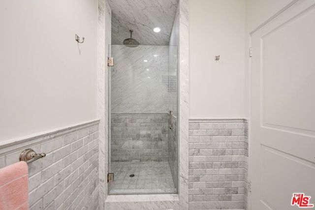 717 North Rodeo Drive photo 24