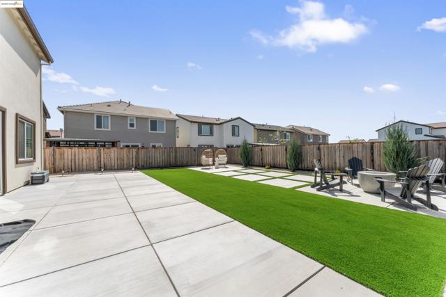 2951 Newberry Court, Fairfield CA: https://media.crmls.org/mediaz/f2d3bbd8-abab-4543-8418-e40abef0f5cc.jpg