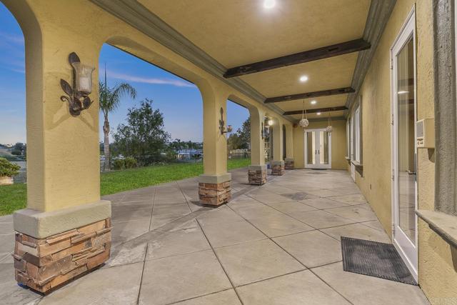 1508 Sequoia Lane, Vista CA: https://media.crmls.org/mediaz/f2d3fd00-fab4-4a8f-8111-686060caa434.jpg