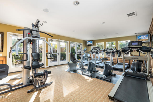 167 Bellafonte Court, Camarillo CA: https://media.crmls.org/mediaz/f2d4c865-5f55-4ff5-945e-c7bb3ad3637d.jpg
