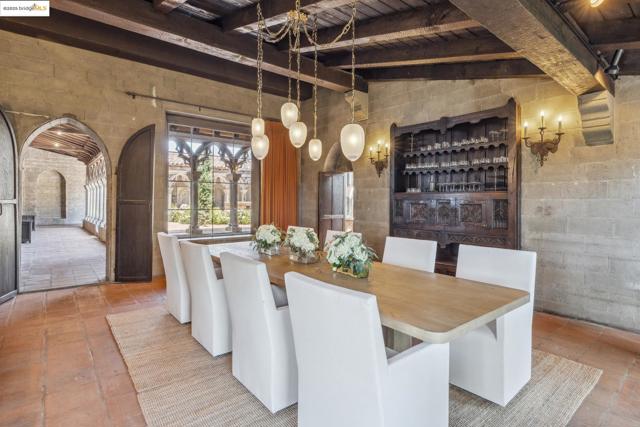 2900 Buena Vista Way, Berkeley CA: https://media.crmls.org/mediaz/f2d570ee-02da-428a-91d8-13d01b9c77e2.jpg