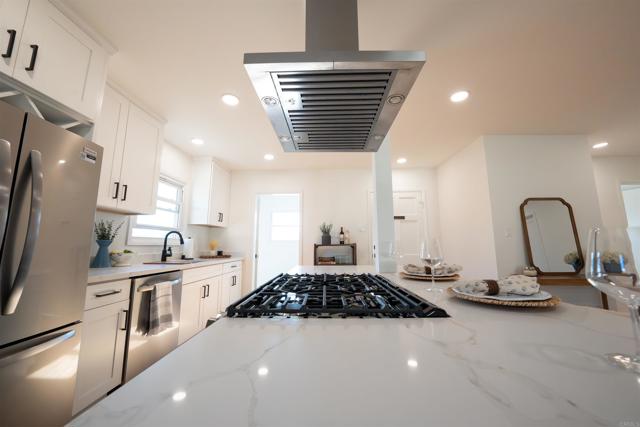 6391 Estrella Avenue, San Diego CA: https://media.crmls.org/mediaz/f2d59a72-da13-4d08-b0a2-08aa60f87a94.jpg