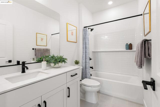 28946 Parkridge Lp, Hayward CA: https://media.crmls.org/mediaz/f2d5b915-f16d-459f-9d05-217d89b02801.jpg
