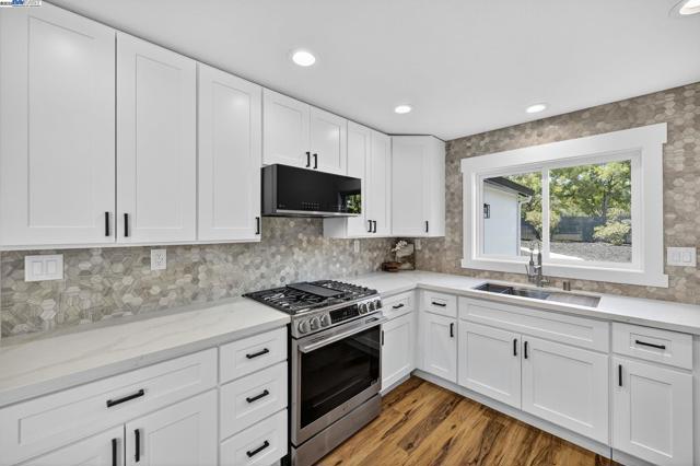 191 Cortsen Rd, Pleasant Hill CA: https://media.crmls.org/mediaz/f2d62068-72b1-4a44-ac39-4a5ebc768928.jpg