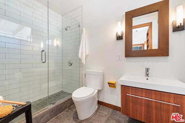 2116 Princeton Avenue, Los Angeles CA: https://media.crmls.org/mediaz/f2d6eebd-6ca6-4cbf-a2a7-4659cf30fa1e.jpg