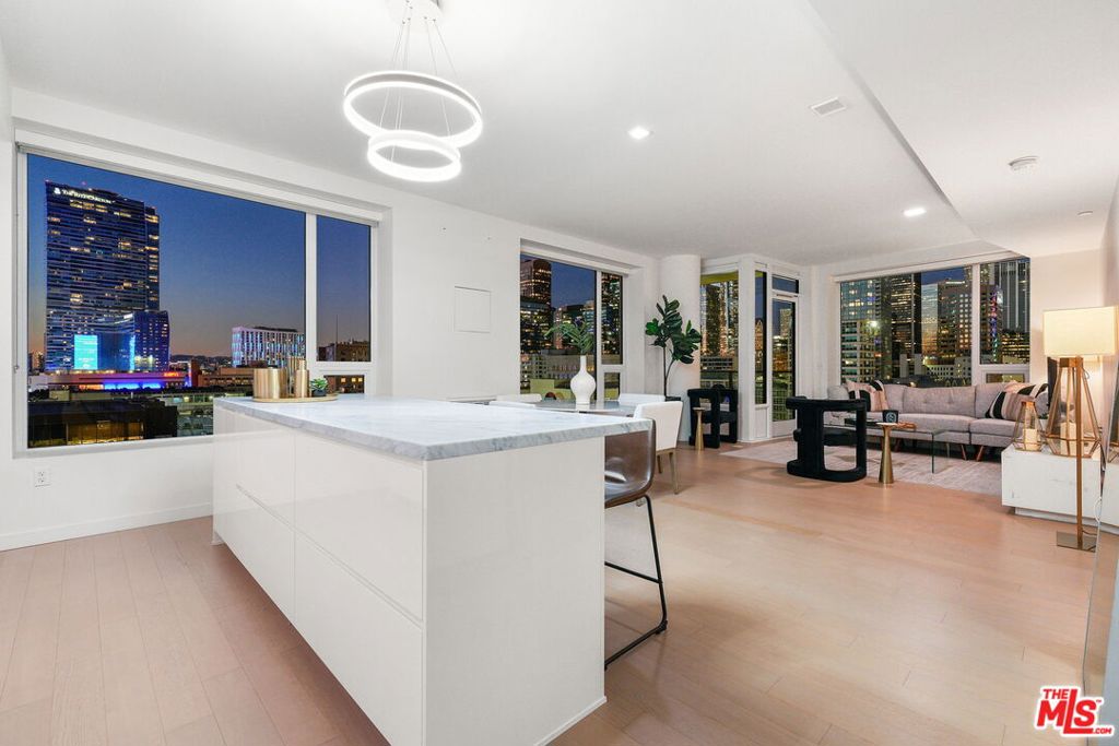 1050 S Grand Avenue #1102