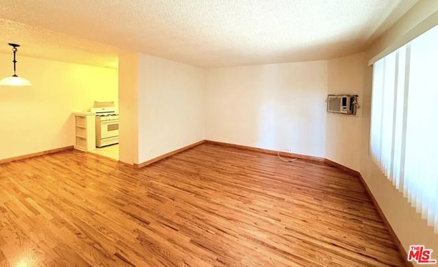 12325 Riverside Drive photo 3