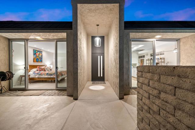 555 W Baristo Road, Palm Springs CA: https://media.crmls.org/mediaz/f2d7998e-1224-4886-84b3-241f2c09c227.jpg