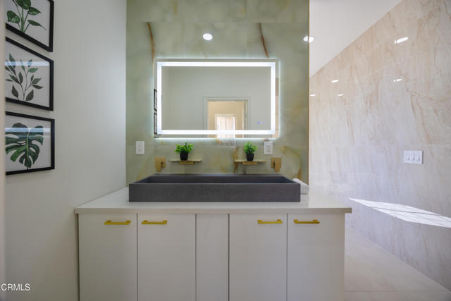 827 W Heritage Oak Court, Altadena CA: https://media.crmls.org/mediaz/f2d7f0de-6663-42a4-a51f-4ca92a9f2ea6.jpg