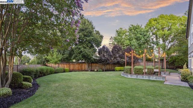 1348 Carlton Pl, Livermore CA: https://media.crmls.org/mediaz/f2d801ca-0bd0-4a9d-8438-b5d9a0329bf6.jpg