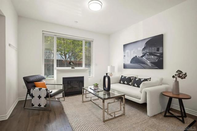 300 W Beech, San Diego CA: https://media.crmls.org/mediaz/f2d829da-03a6-486c-bef4-03574b39e496.jpg
