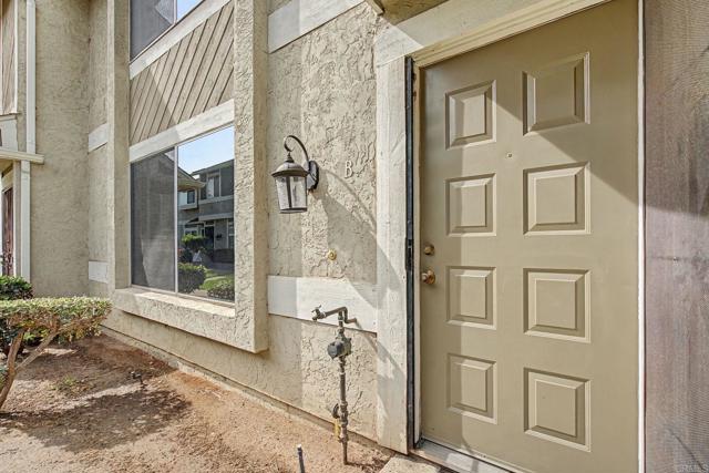 Detail Gallery Image 2 of 36 For 3025 Iris Ave #B,  San Ysidro,  CA 92173 - 3 Beds | 2/1 Baths