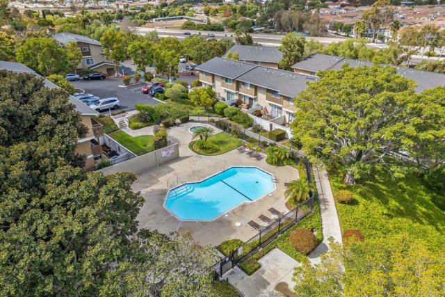 Detail Gallery Image 30 of 33 For 4232 Fiesta Way #3,  Oceanside,  CA 92057 - 2 Beds | 2/1 Baths