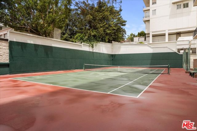 10535 Wilshire Boulevard, Los Angeles CA: https://media.crmls.org/mediaz/f2d903bd-668b-4fa3-883a-3e0b00f399da.jpg