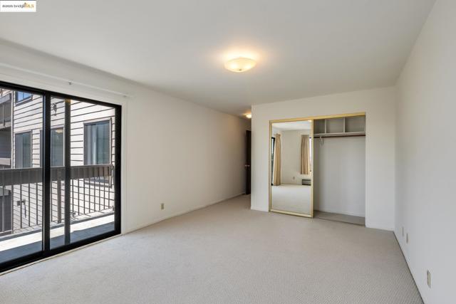 5177 Diamond Heights BLVD, San Francisco CA: https://media.crmls.org/mediaz/f2d9d304-3fd2-48ab-bdd2-c3bb58149be5.jpg