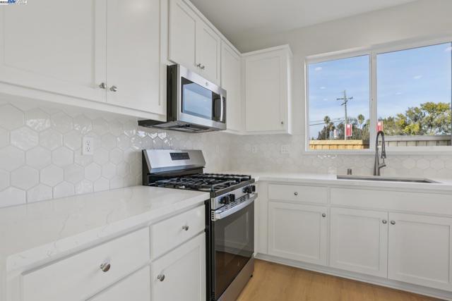 109 Creek View Cir, Fairfield CA: https://media.crmls.org/mediaz/f2da1731-58db-4952-85a3-42924a0e228e.jpg