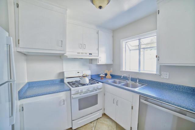 335 Grove Street, Half Moon Bay CA: https://media.crmls.org/mediaz/f2dae14b-2810-4cd7-8f10-9fe0501c9b02.jpg
