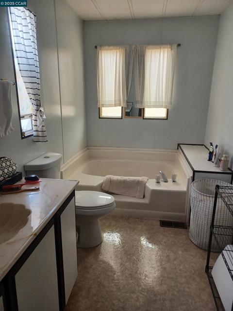 171 Sunset Dr., Pittsburg CA: https://media.crmls.org/mediaz/f2db13c9-292d-498b-b6ae-50da5e73dc94.jpg