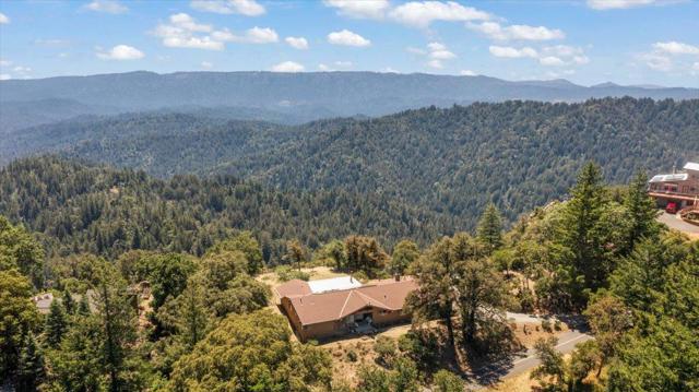 18584 Favre Ridge Road, Los Gatos CA: https://media.crmls.org/mediaz/f2db1d94-bf02-433f-a298-c883058a4254.jpg